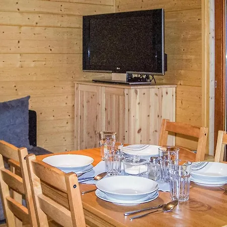 בית נופש In With Kitchenette סיאנוז'טי